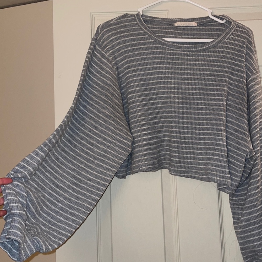 Crop top sweater